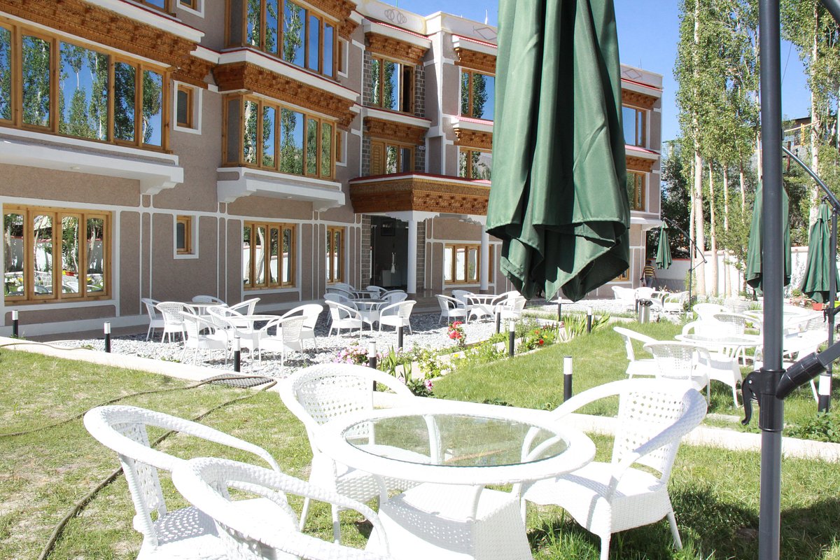 Sangaylay Palace Hotel