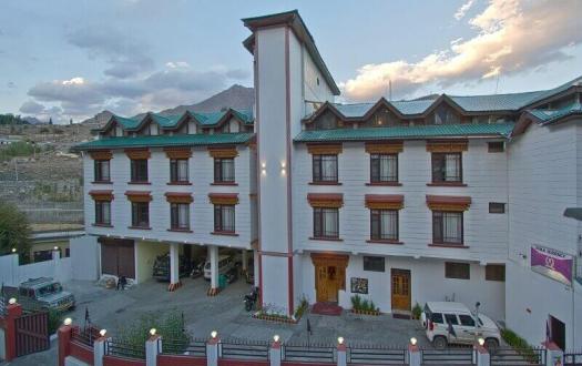 Hotel Zojila Residency Kargil